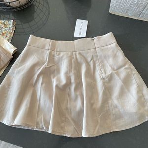 Never been worn skirt.